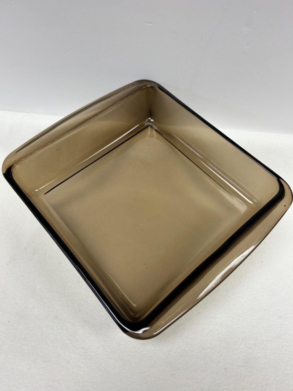 Vintage  222 PYREX  8 x 8 x 2  amber glass  brownie / baking dish , USA